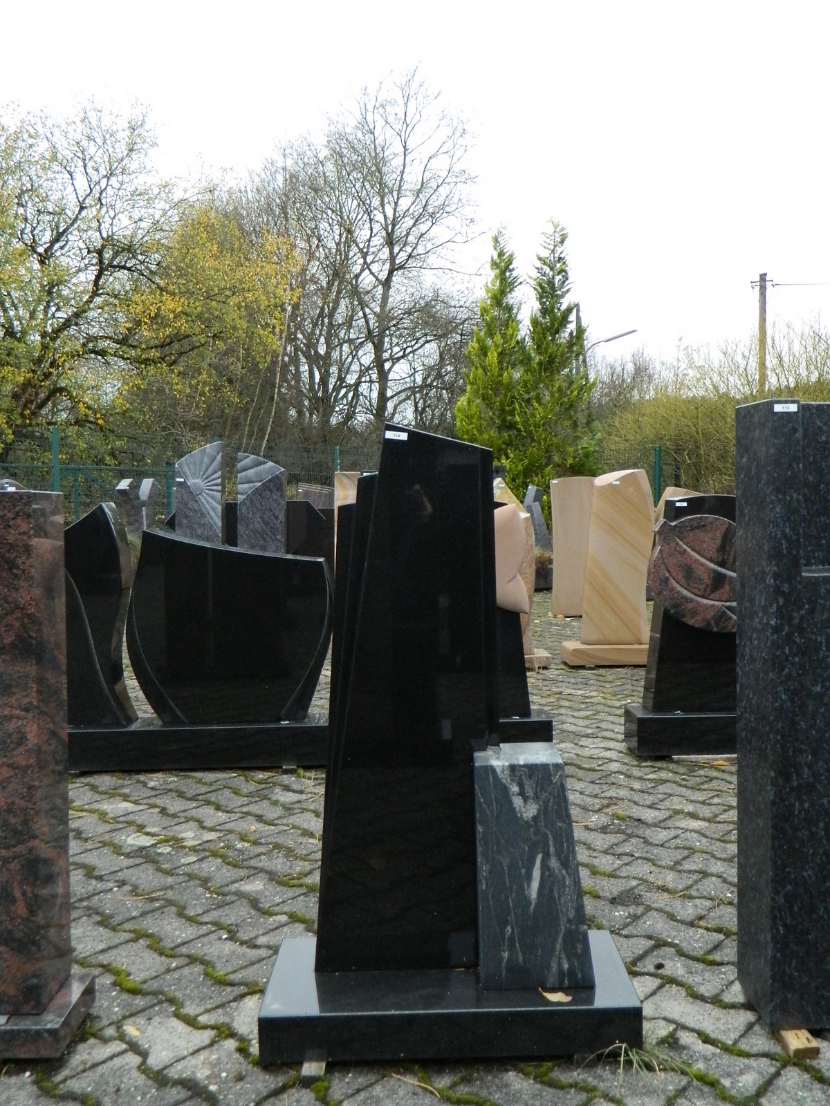 0114 Oberteil Black Thunder - Indisch Black Form29-14 35x14x100cm 20x14x40cm 65x30x8cm