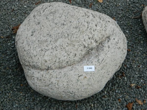 F040 Findling 55x55x25cm