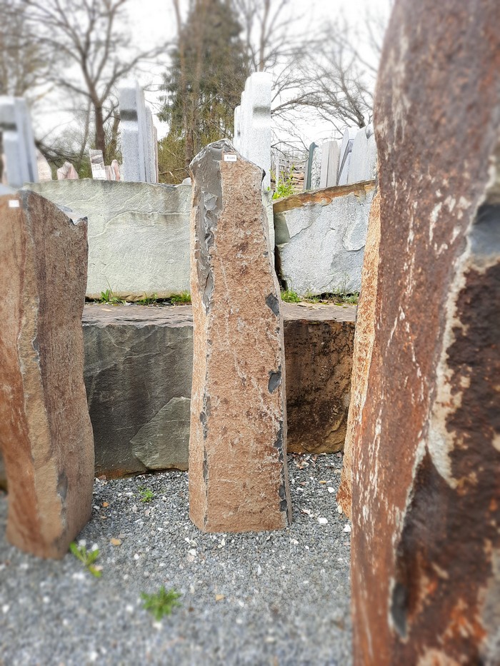 B 1165 Basaltsäule 48 x 30 x 160 cm Dassel Naturstein Grabmale